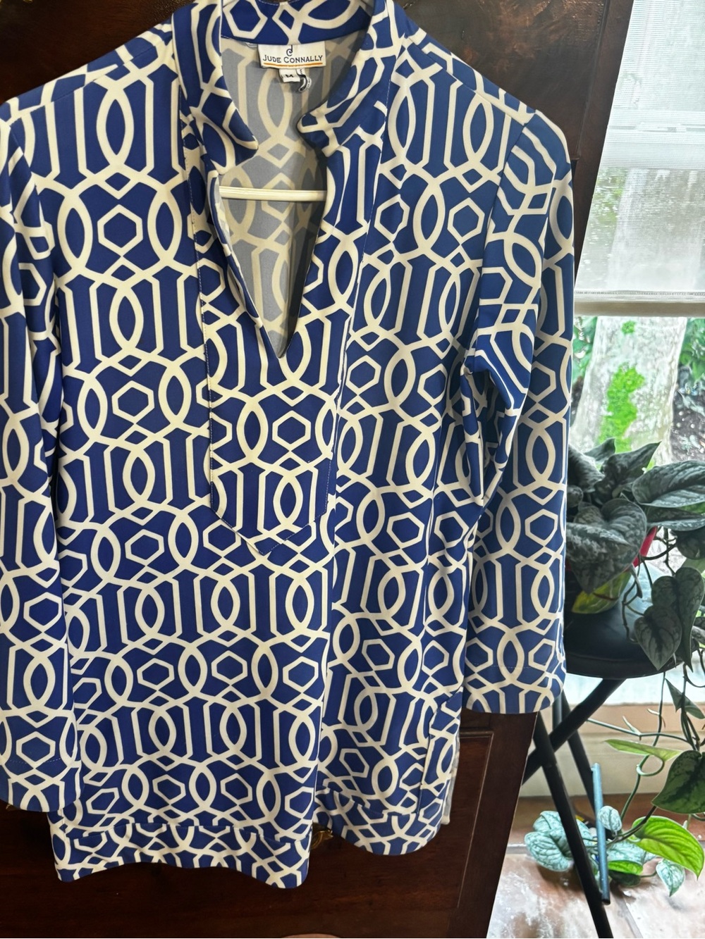 Jude Connally Blue and White Geometric Tunic Top